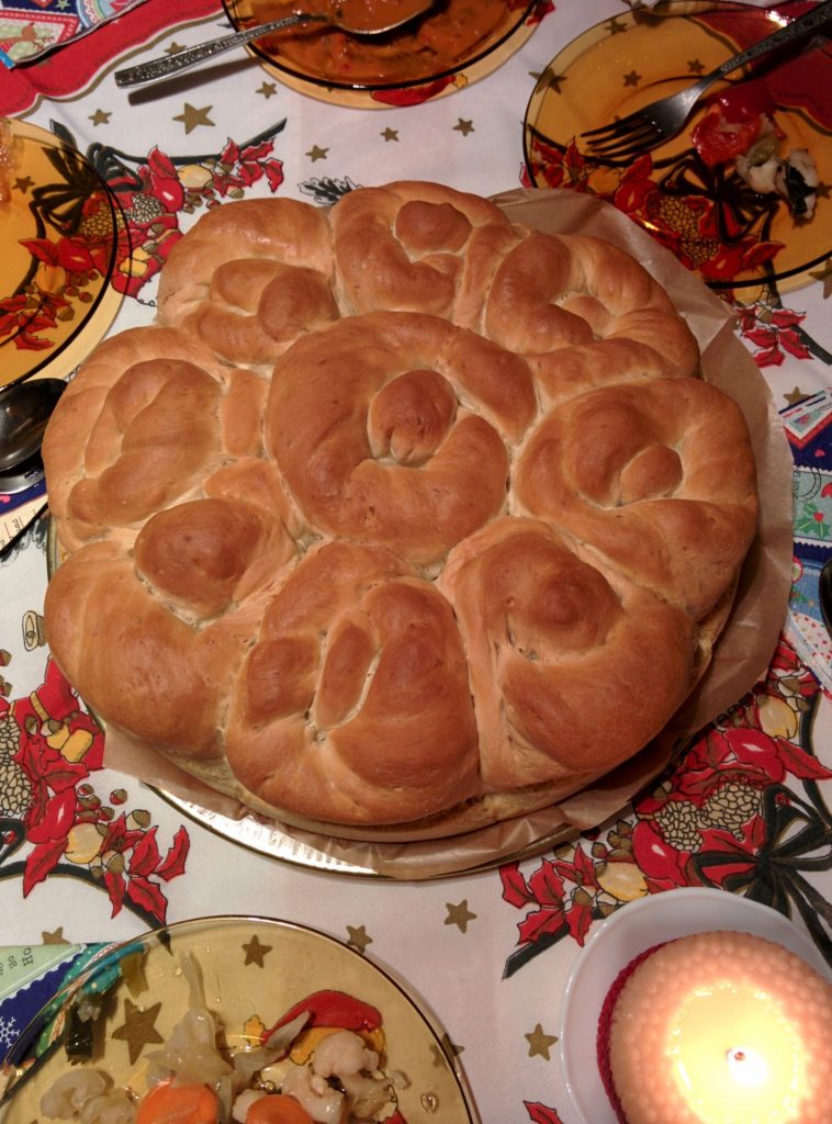 Christmas-eve loaf (without milk, butter, or eggs)